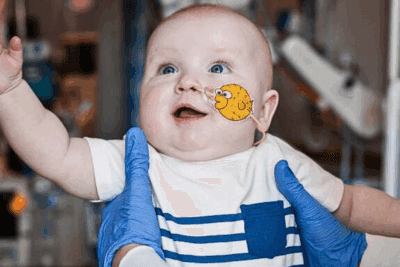 Terapia CRISPR personalizada salva um bebê